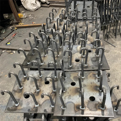 图纸中如何确定邢台预埋件的位置？